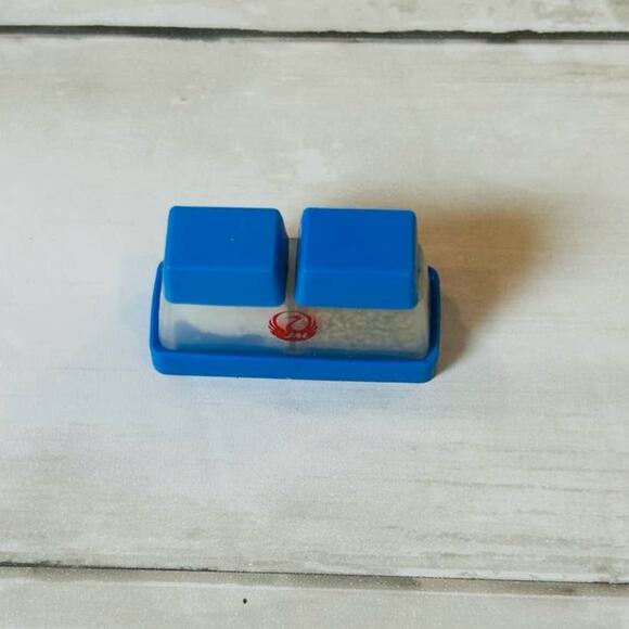 Vintage, Blue Salt and Pepper Shakers Made In Japan Mini Salt and Pepper Set - Picture 3 of 4